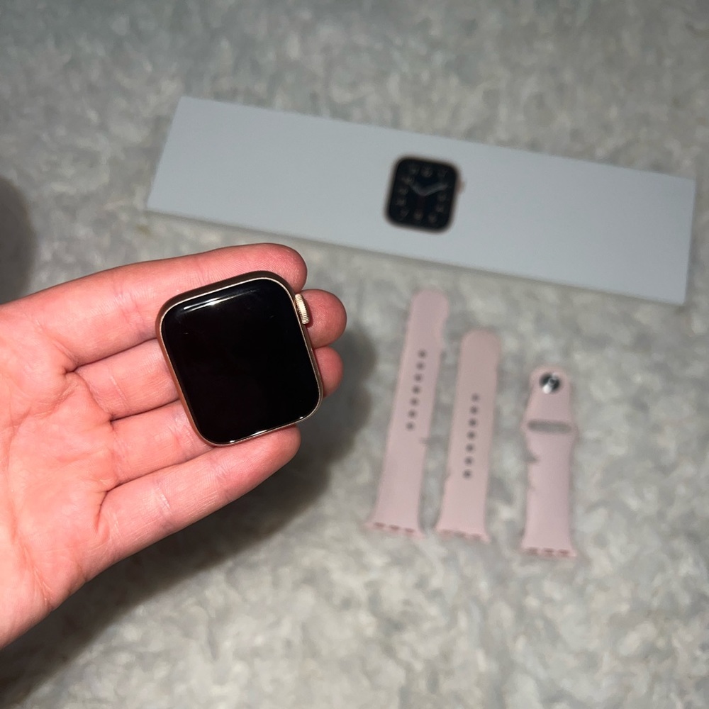 ✨ Apple Watch SE (1st gen)✨